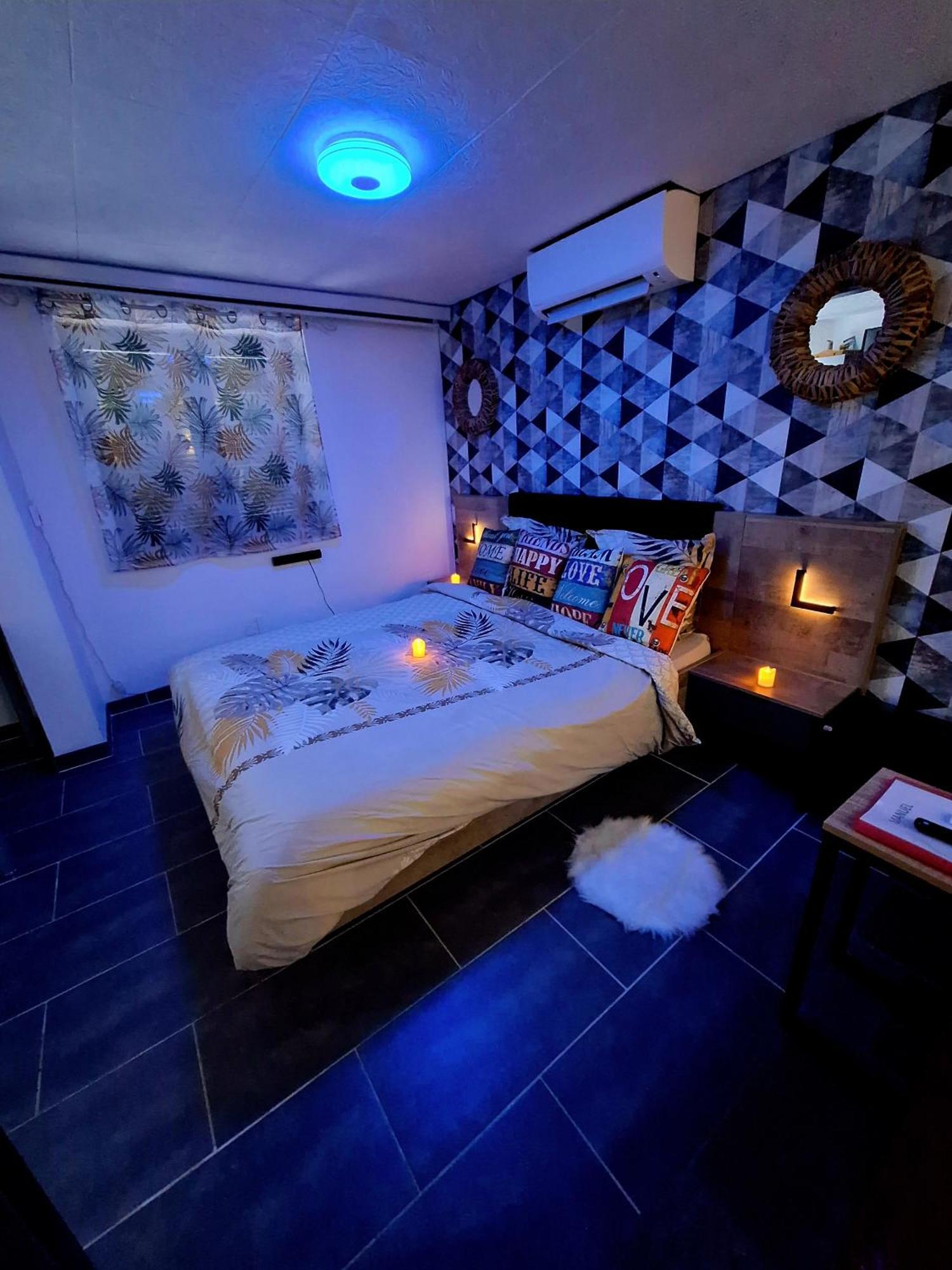 Les Charmes-Balneotherapie-Videoprojecteur-Netflix Baume-les-Dames Zewnętrze zdjęcie